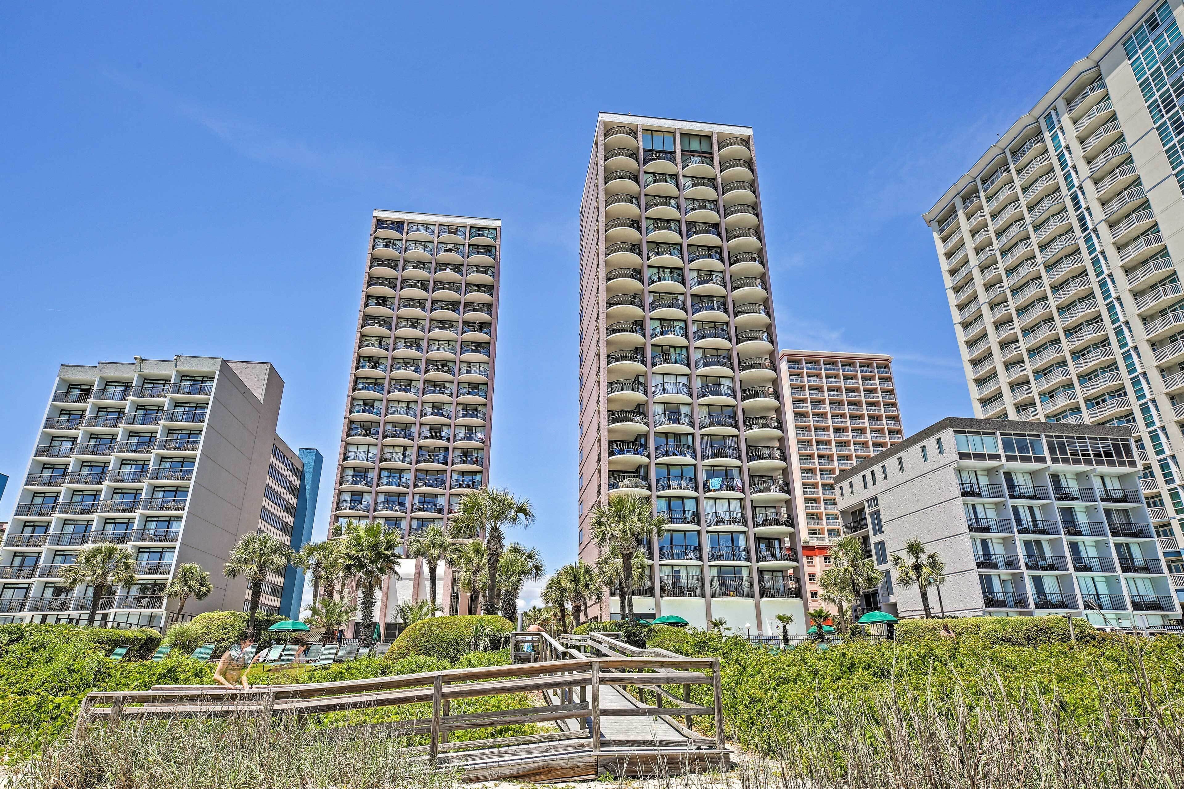 Cozy Myrtle Beach Resort Condo w/ Community Pool!