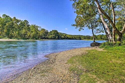 Cozy Pointe Royale Condo ~ 4 Mi to Table Rock Lake