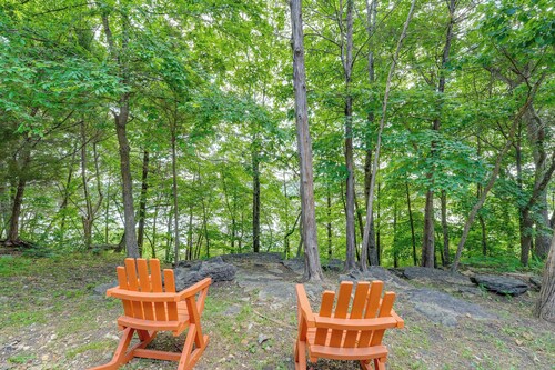 Cozy Table Rock Lake Vacation Rental w/ Deck