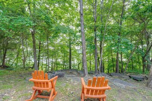House (2 Bedrooms) | Interior - Cozy Table Rock Lake Vacation Rental w/ Deck (Golden)