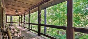 Creekside Marietta Cabin Retreat w/ Fire Pit!