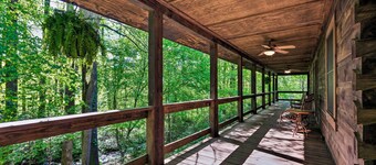Creekside Marietta Cabin Retreat w/ Fire Pit!