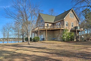 House (4 Bedrooms) | Interior - Dreamy Ridgeway Home w/ Grill on Lake Wateree! (Winnsboro)