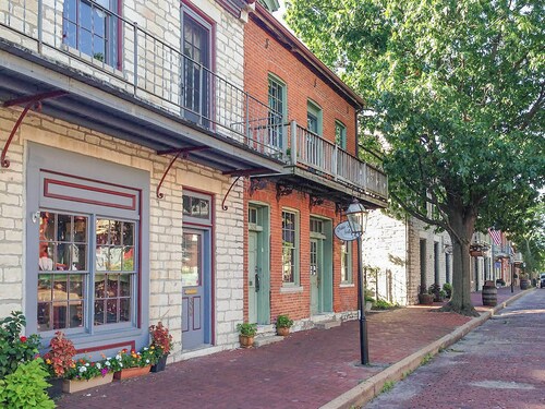 Dreamy St Charles Retreat w/ Furnished Patio!