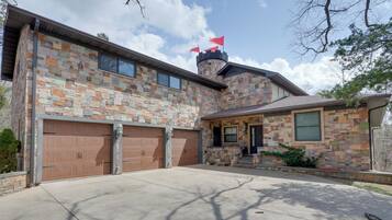 House (Multiple Bedrooms) | Exterior