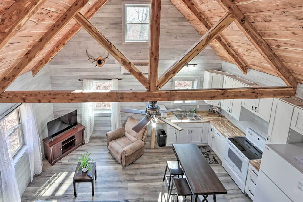 El Dorado Springs Cabin: Near Trails & Parks! - Humansville, MO
