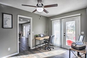 House (3 Bedrooms) | Interior - Family-friendly Springfield Home w/ Yard! (Springfield)