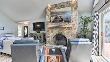 House (6 Bedrooms) | Interior