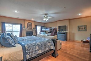House (4 Bedrooms) | Interior - Pool, Games & Basketball Court! Branson Getaway (Branson)