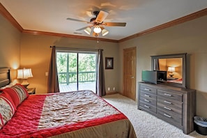 Interior - Pool, Games & Basketball Court! Branson Getaway (Branson)