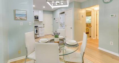 Walk to Beach: Hilton Head Condo w/ Pool Access