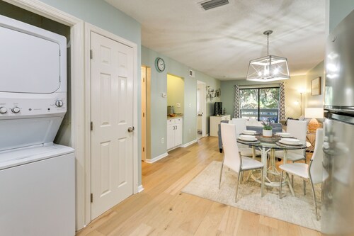 Walk to Beach: Hilton Head Condo w/ Pool Access