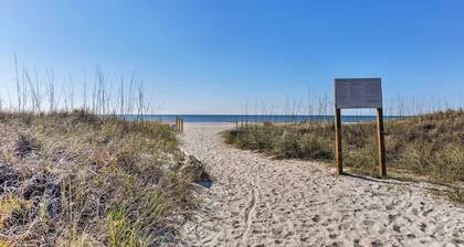 Walk to Hilton Head Island Beach: Villa w/ Balcony