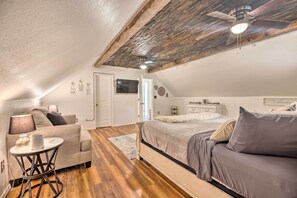 House (5 Bedrooms) | Interior - 'hilltop Hideaway' Branson Home w/ Trampoline! (Branson)