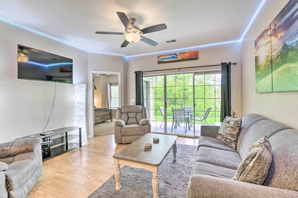 6 Mi to Branson Strip! Dog-friendly Golf Condo