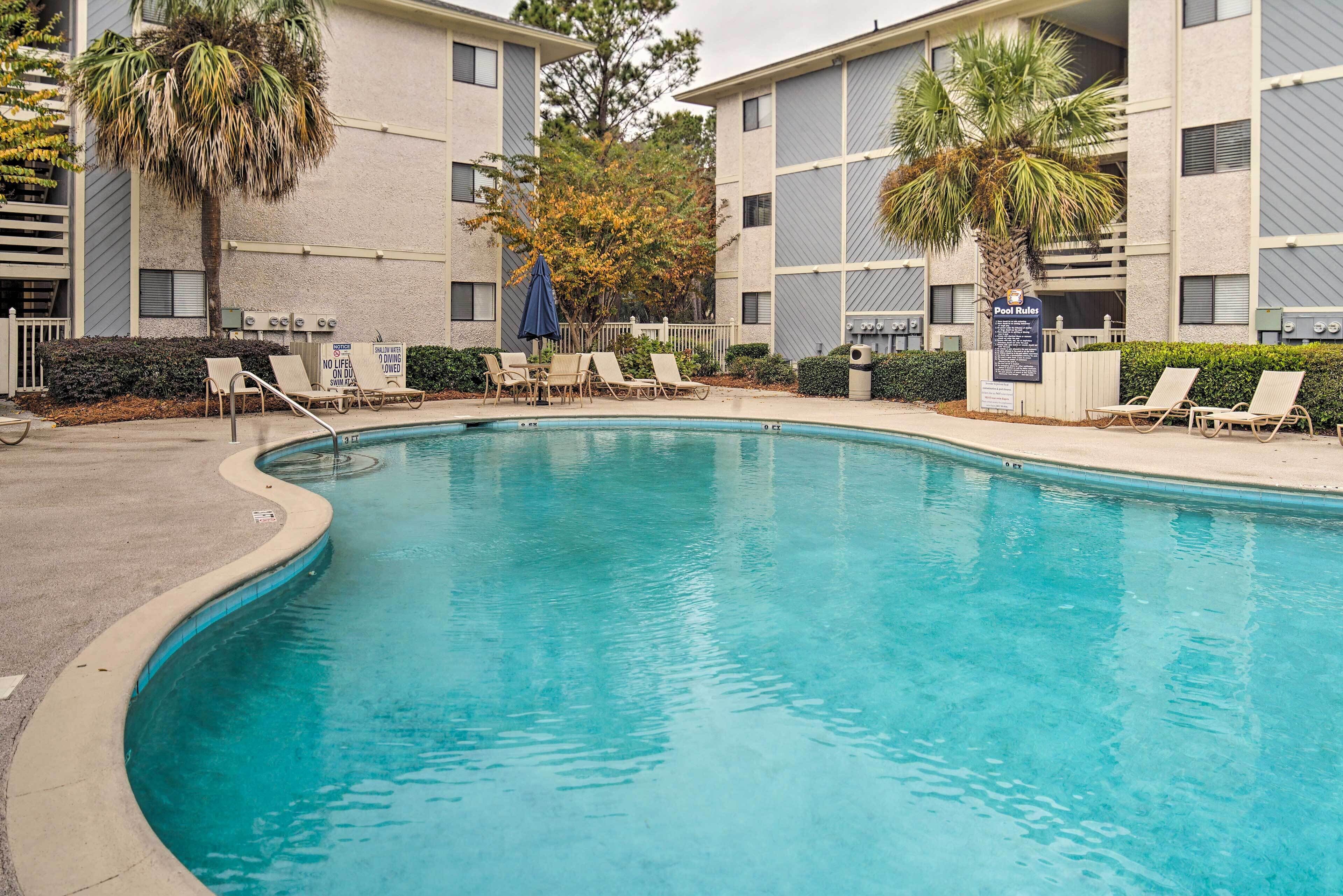 Hilton Head Condo - Walk to Folly Field Beach!