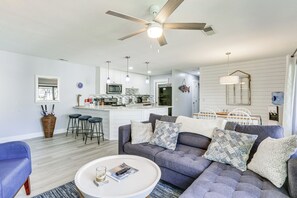 Apartment (2 Bedrooms) | Interior - Walk to Coligny Beach: Tropical Hilton Head Condo (Hilton Head Island)