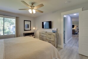 Apartment (2 Bedrooms) | Interior - Walk to Coligny Beach: Tropical Hilton Head Condo (Hilton Head Island)