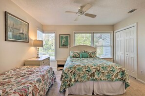 Apartment (2 Bedrooms) | Interior - Walk to Beach: HHI Townhome w/ Pool Access! (Hilton Head Island)