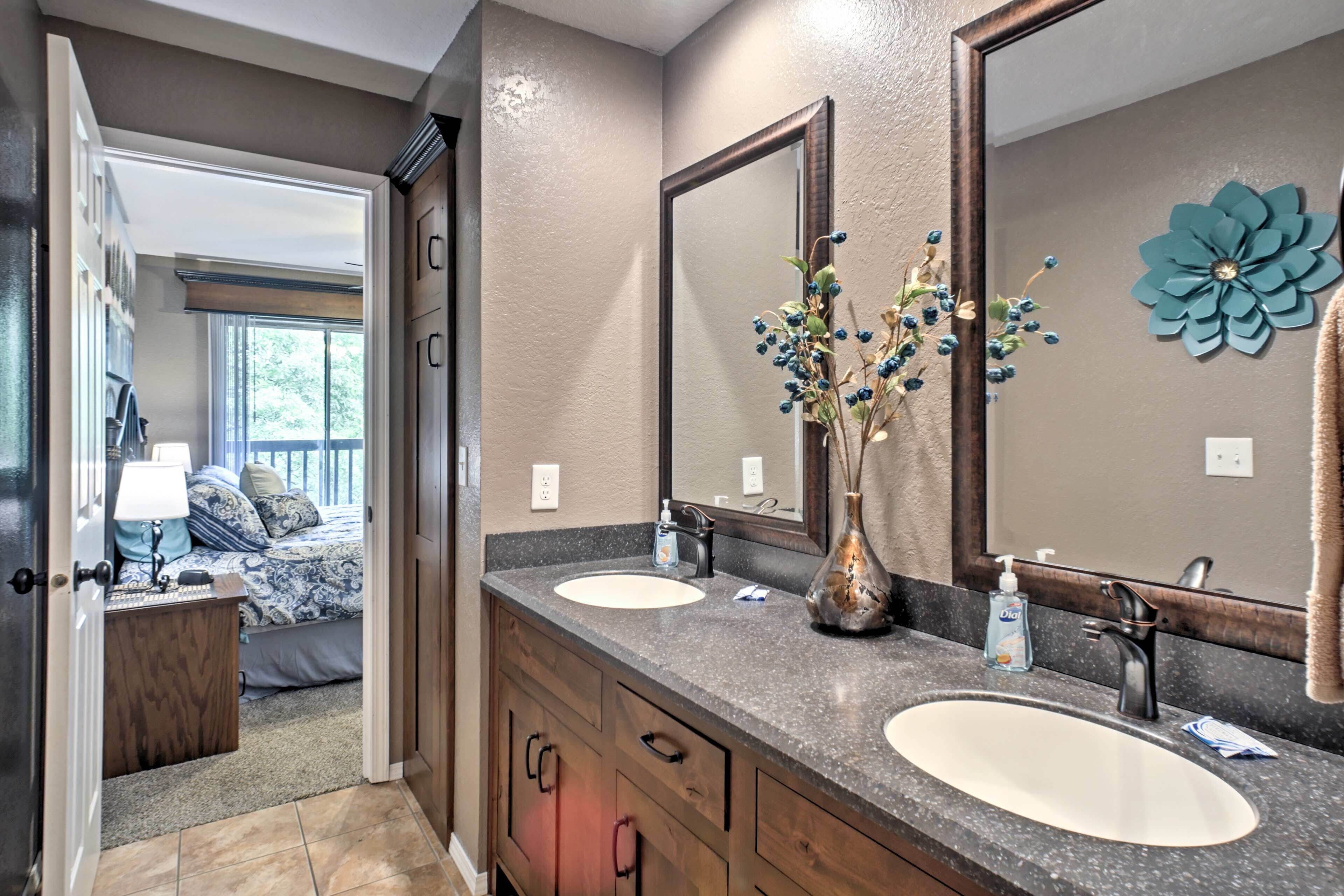 Indian Point Getaway Near Silver Dollar City!