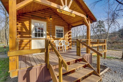 Creek Views & Grill: Idyllic Florence Cabin