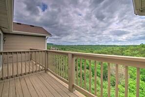 Apartment (3 Bedrooms) | Interior - Bright Branson Vacation Rental w/ Balcony & Views! (Branson)