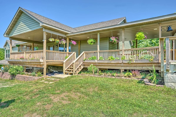 Apartment (2 Bedrooms) | Interior - 'kimberly's Hope' Clark Apt on Farm w/ Pool Access (Clark)