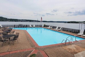 Udendørs pool