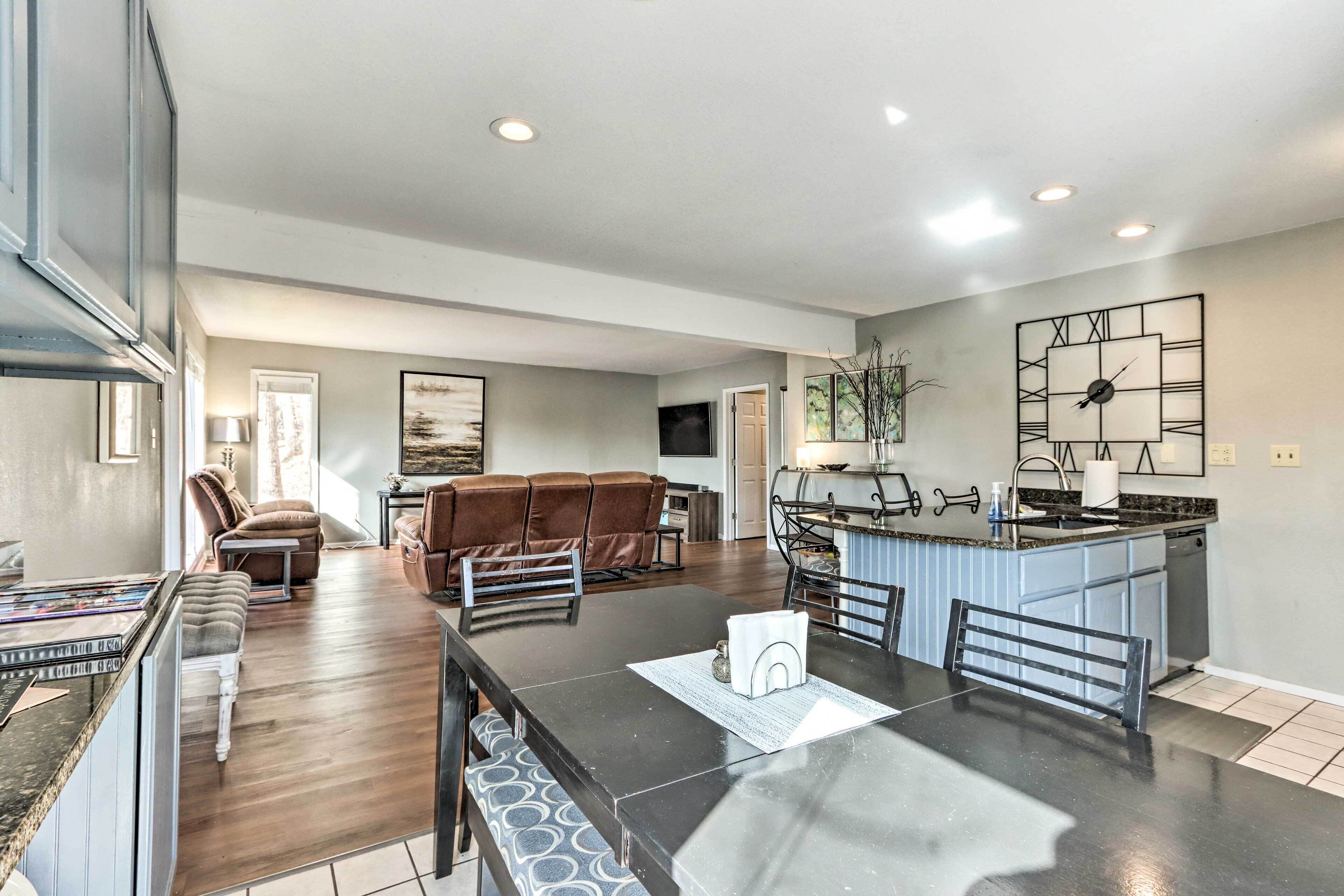 Lake of the Ozarks Abode Near Margaritaville