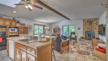 House (3 Bedrooms) | Interior