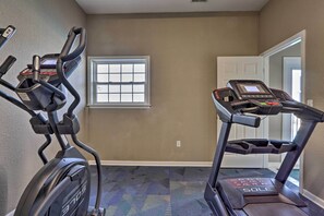 Apartment (3 Bedrooms) | Interior - Lake-view Pool + Boat Slip! Ozarks Condo (Lake Ozark)