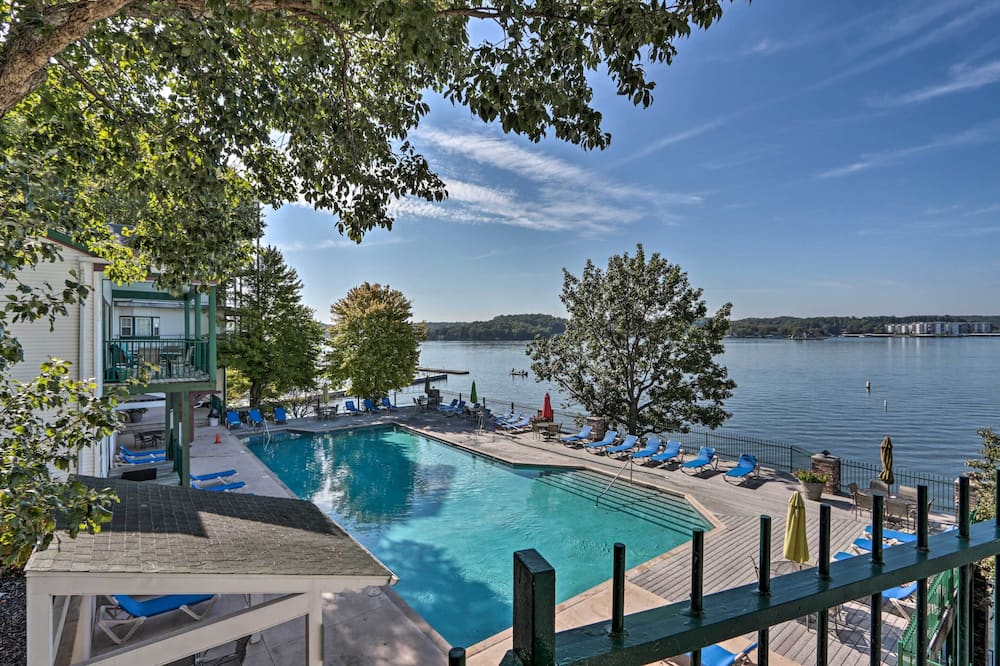 Lake-view Pool + Boat Slip! Ozarks Condo