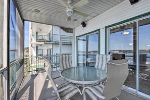 Apartment (3 Bedrooms) | Interior - Lake-view Pool + Boat Slip! Ozarks Condo (Lake Ozark)