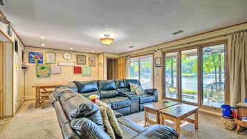 House (5 Bedrooms) | Interior