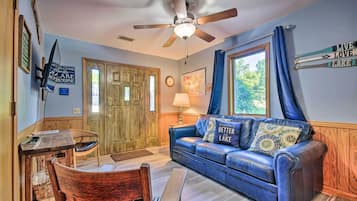 House (5 Bedrooms) | Interior