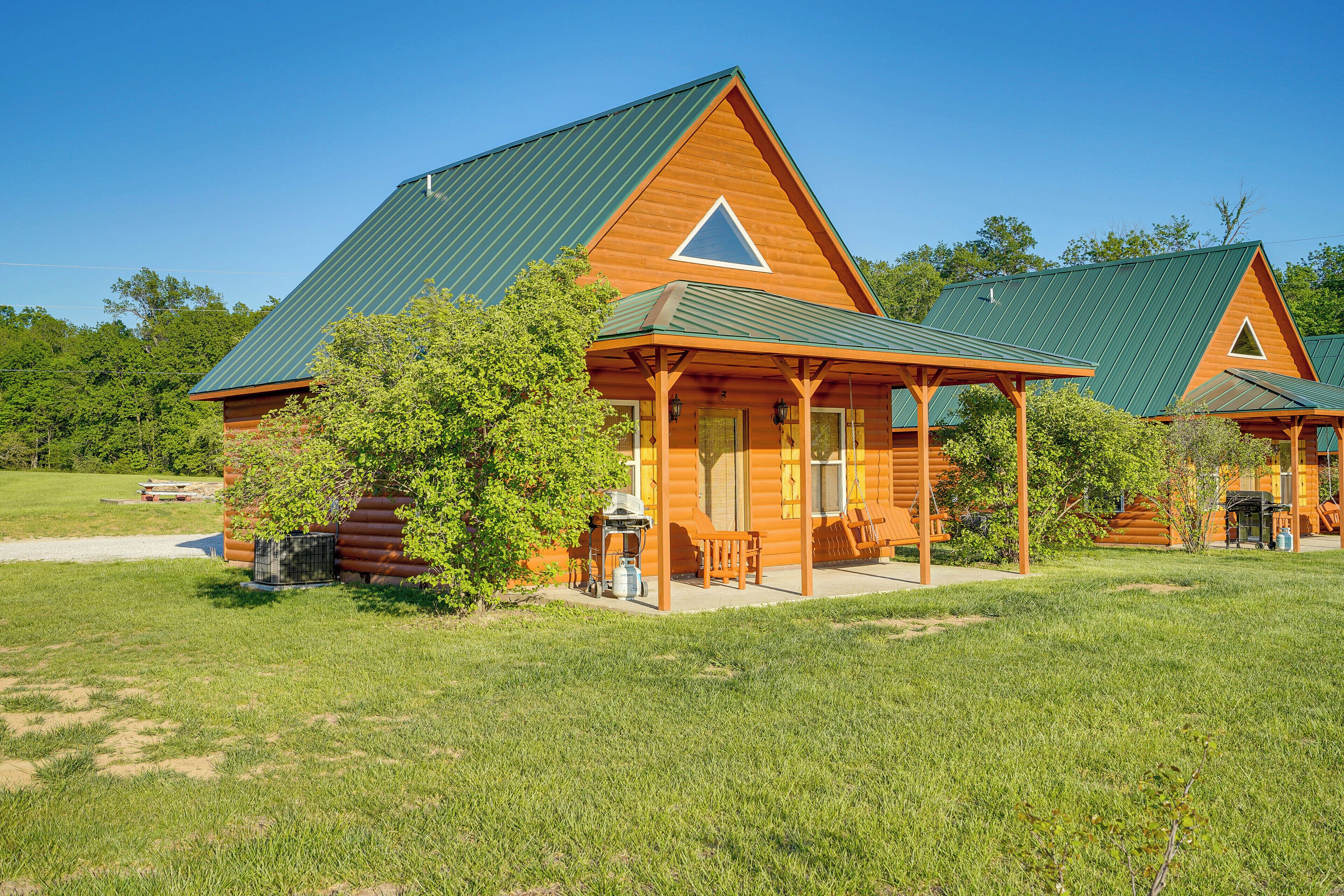 Lakefront Columbia Cabin w/ Porch & Shared Dock