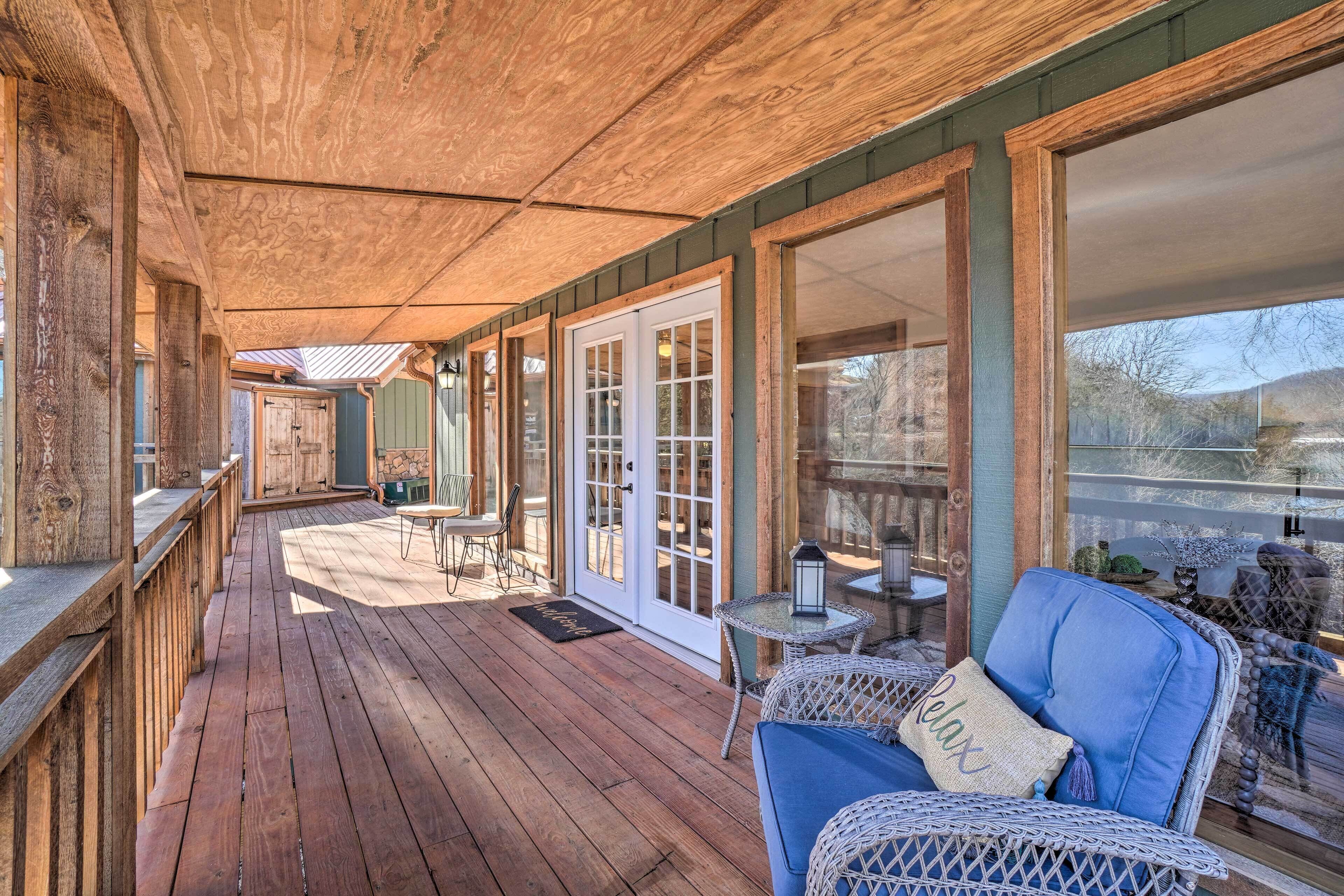 Lakefront Shell Knob Home w/ Deck & Gas Grill