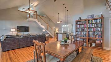 House (4 Bedrooms) | Interior