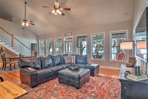 House (4 Bedrooms) | Interior