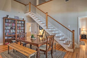 House (4 Bedrooms) | Interior