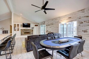 House (4 Bedrooms) | Front of property