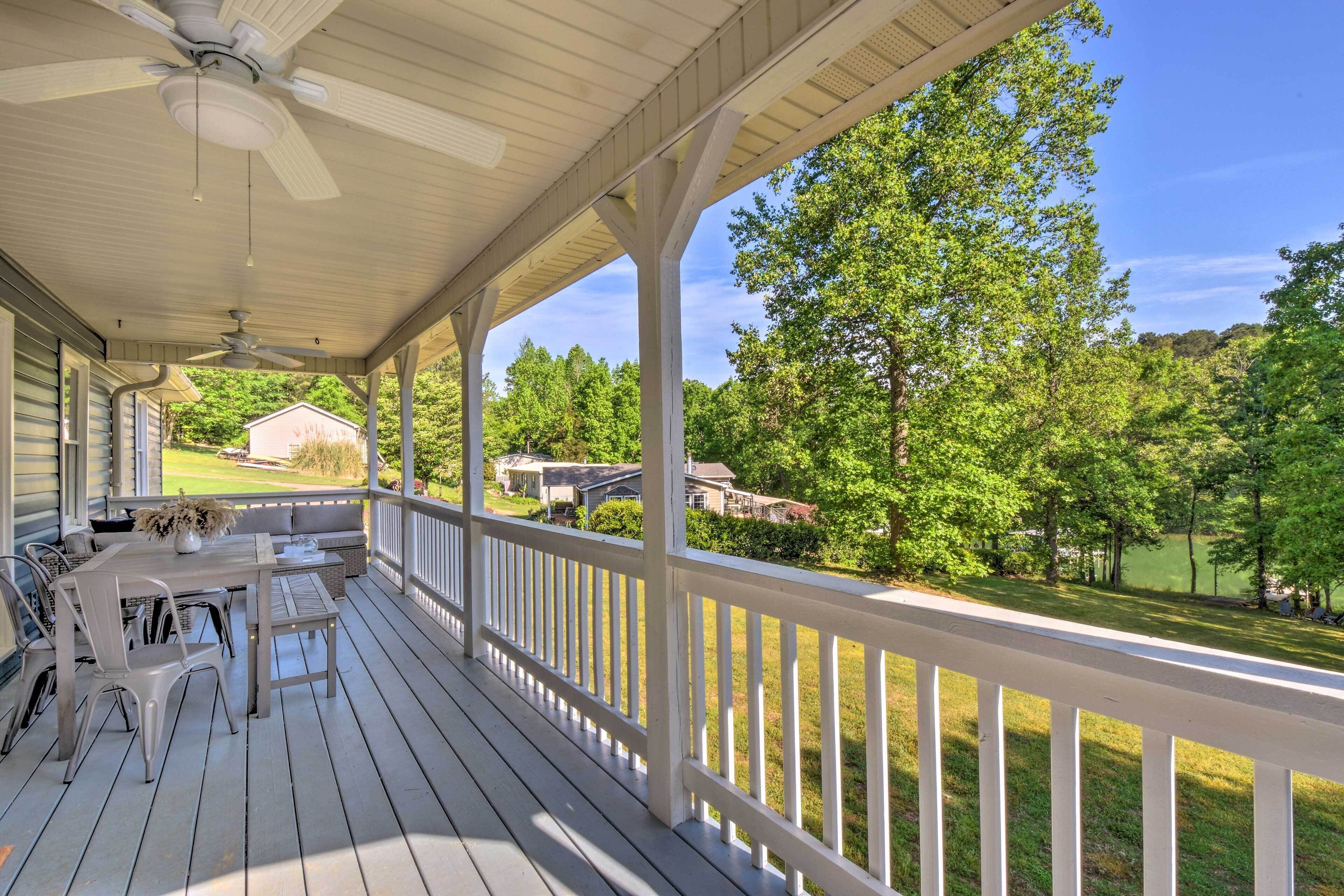 Lakefront Townville Gem w/ Boat Dock & Kayaks