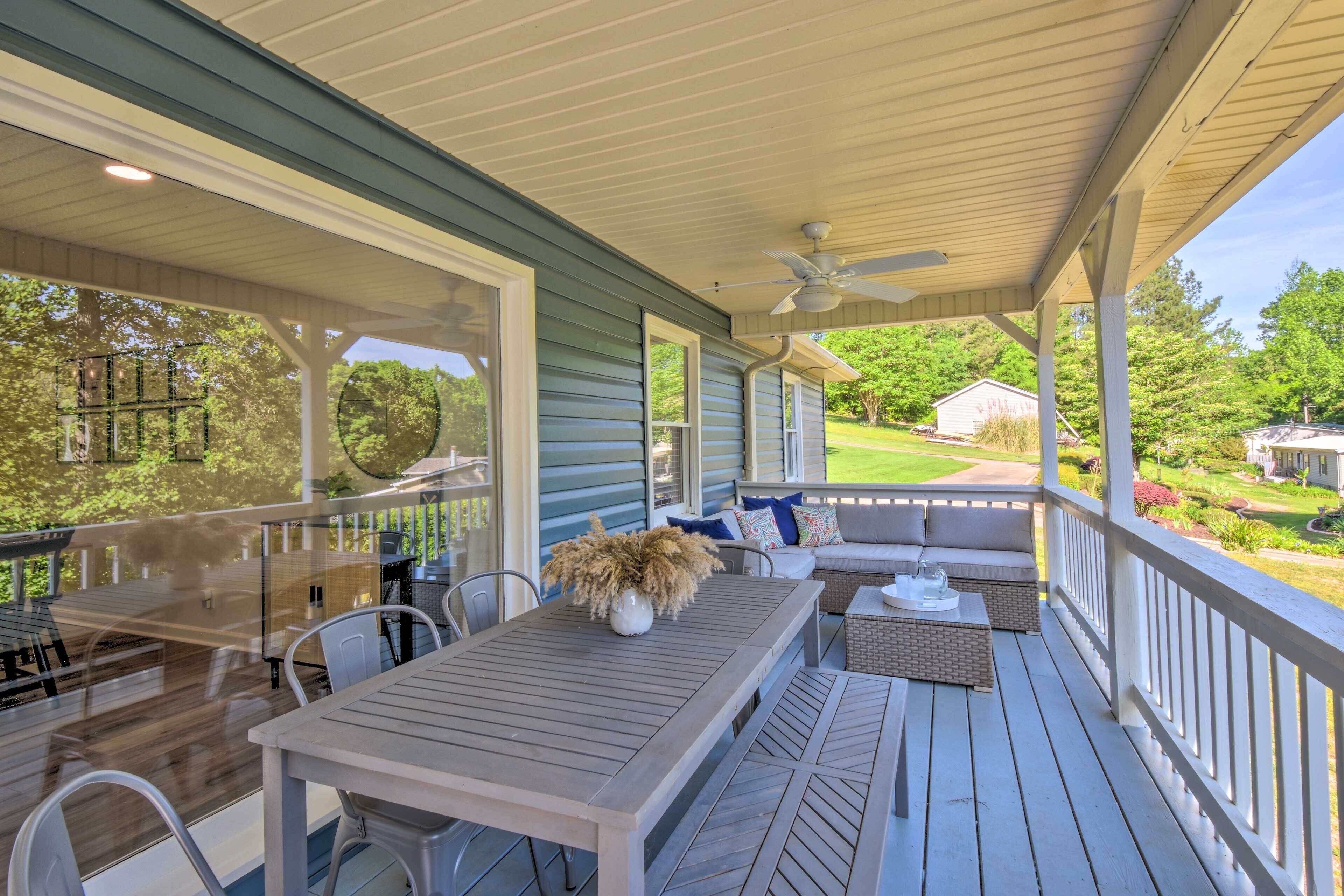 Lakefront Townville Gem w/ Boat Dock & Kayaks