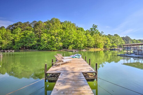 Lakefront Townville Gem w/ Boat Dock & Kayaks