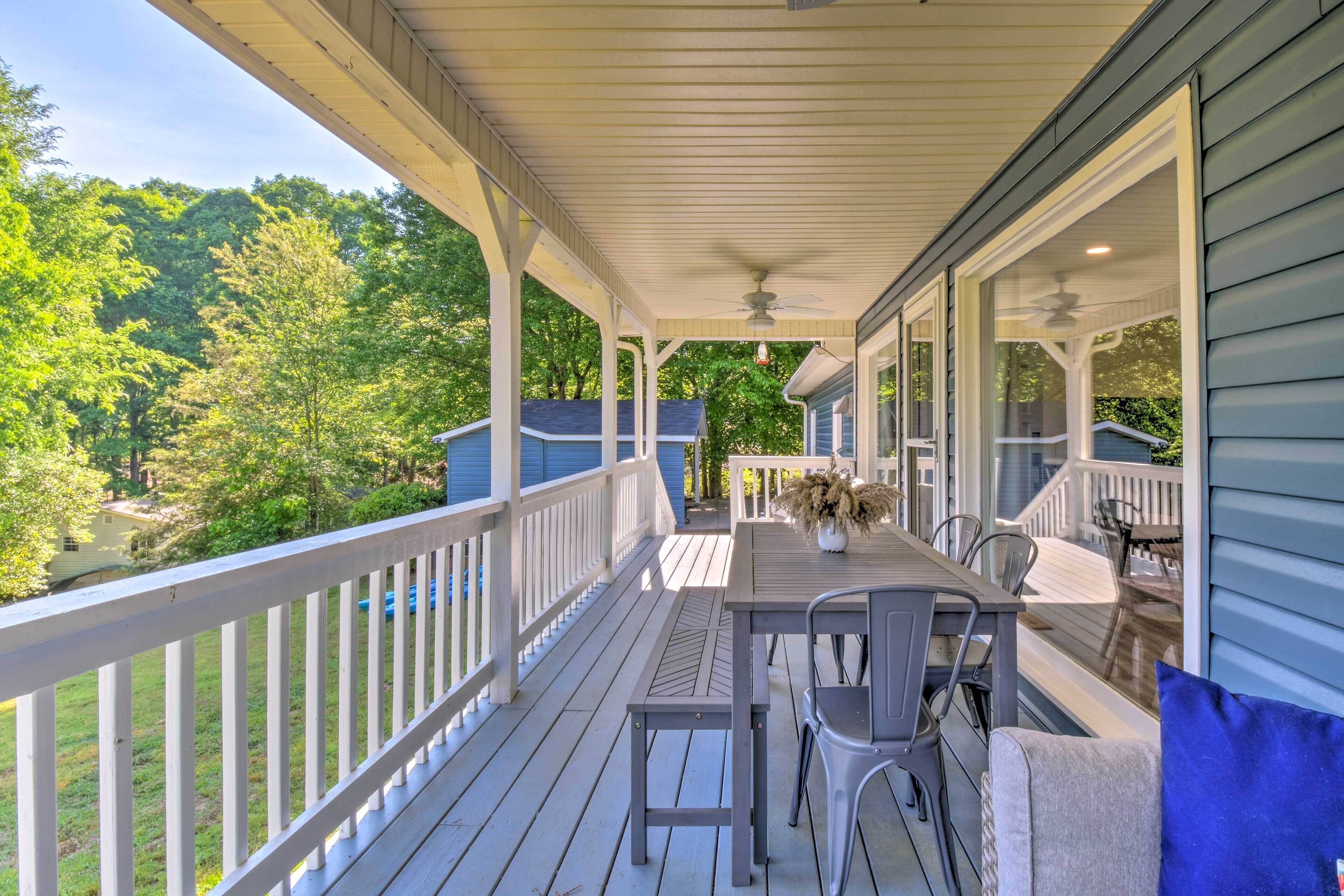Lakefront Townville Gem w/ Boat Dock & Kayaks