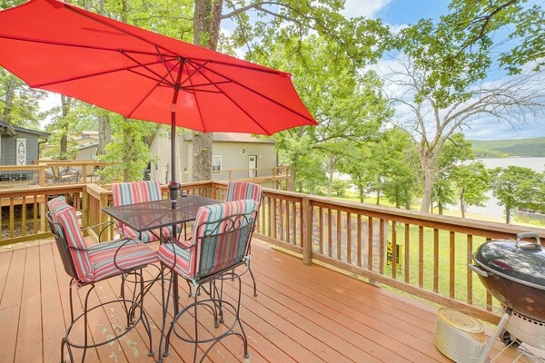 Lakeside Reeds Spring Home W/ Deck & Pool Access! - Missouri