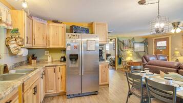 House (2 Bedrooms) | Interior