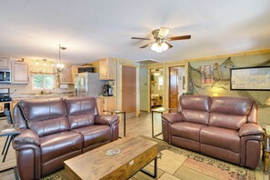 House (2 Bedrooms) | Interior