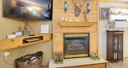 Waterfront Bull Shoals Lake Cabin w/ Deck + Views!