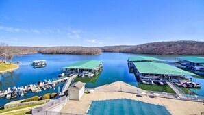 Interior - Stunning Lake Views: Spacious Osage Beach Condo! (Osage Beach)